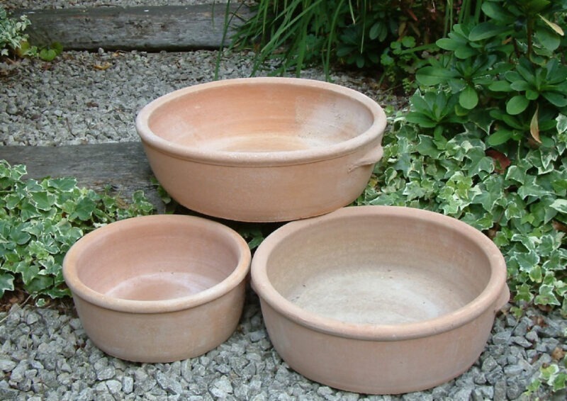 Tapsi pot from The Cretan Pot Shop Rugby Warwickshire
